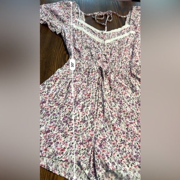 Francesca's Romper Women's Size XS Pink V Neck Ditzy Floral Lace Flutter Sleeve - Picture 11 of 16